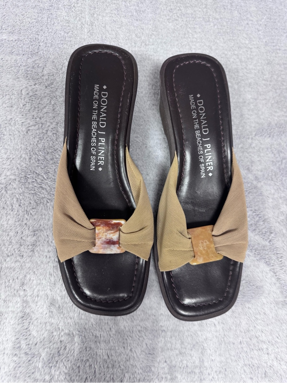 Donald J. Pliner Tan mesh Slide Sandals